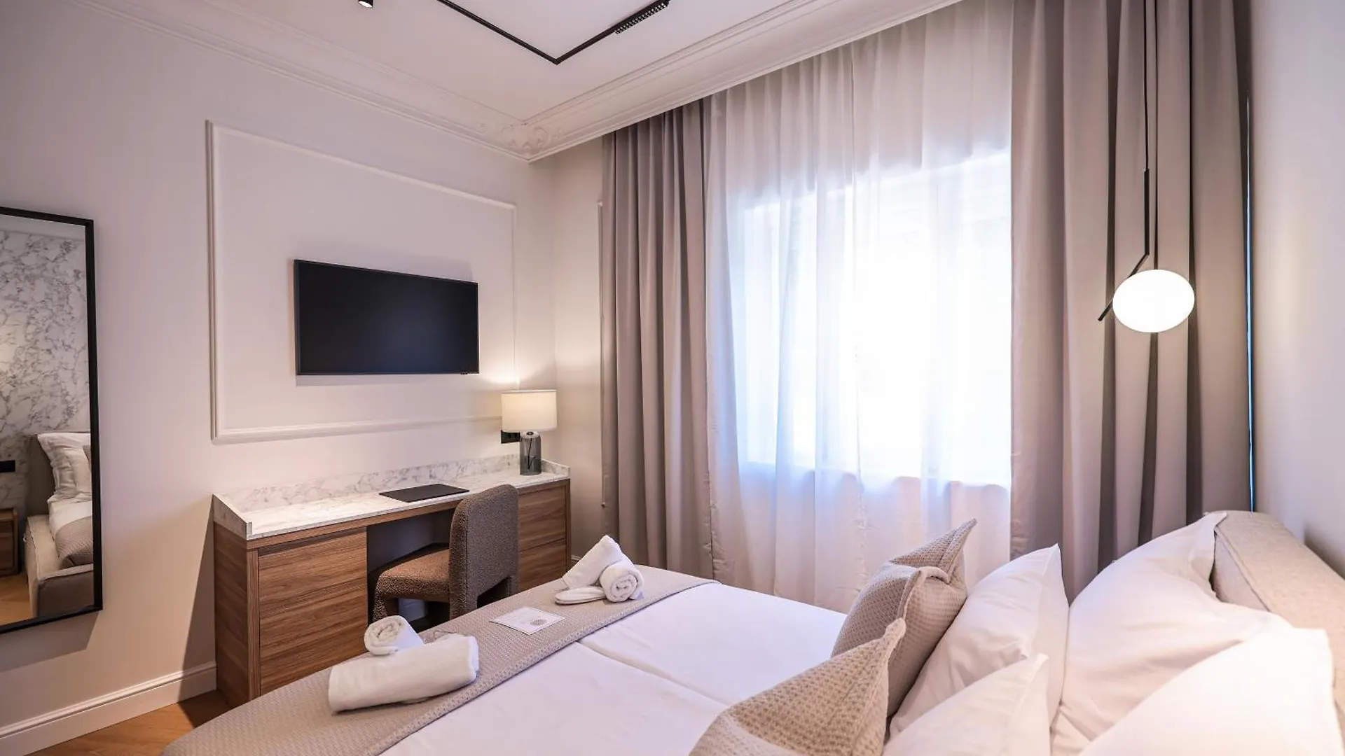 Estium Luxury Rooms Zára
